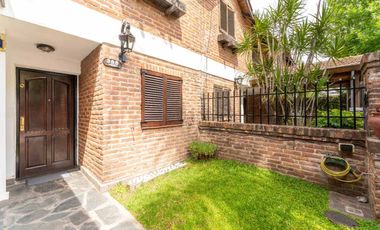 VENTA PH 4 AMBIENTES CON COCHERA JARDIN Y PARRILLA