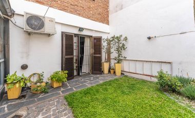 VENTA PH 4 AMBIENTES CON COCHERA JARDIN Y PARRILLA