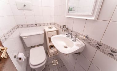 VENTA PH 4 AMBIENTES CON COCHERA JARDIN Y PARRILLA