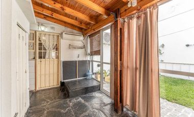 VENTA PH 4 AMBIENTES CON COCHERA JARDIN Y PARRILLA