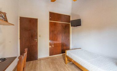 VENTA PH 4 AMBIENTES CON COCHERA JARDIN Y PARRILLA