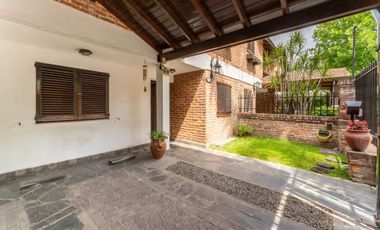 VENTA PH 4 AMBIENTES CON COCHERA JARDIN Y PARRILLA