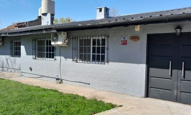 CASA 5 AMBIENTES EN VENTA LONGCHAMPS CON PISCINA