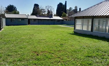 CASA 5 AMBIENTES EN VENTA LONGCHAMPS CON PISCINA