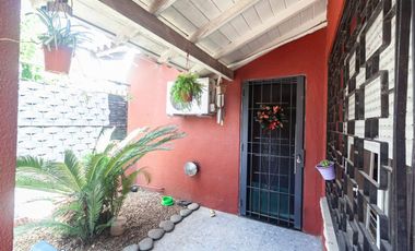 VENTA CASA 4 AMB CON 2 COCHERA, JARDIN Y PILETA