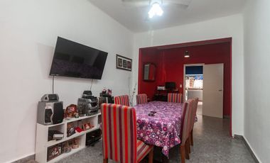 VENTA CASA 4 AMB CON 2 COCHERA, JARDIN Y PILETA