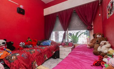 VENTA CASA 4 AMB CON 2 COCHERA, JARDIN Y PILETA