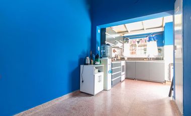 VENTA CASA 4 AMB CON 2 COCHERA, JARDIN Y PILETA