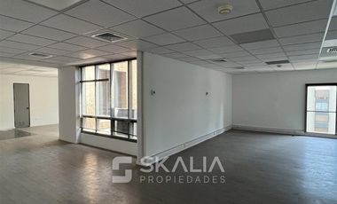 Oficina en Arriendo en Edificio el Bosque norte 177