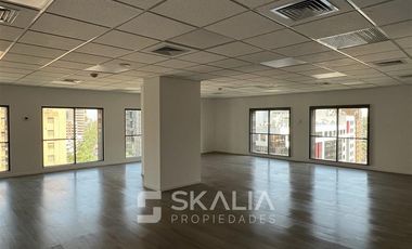 Oficina en Arriendo en Edificio el Bosque norte 177