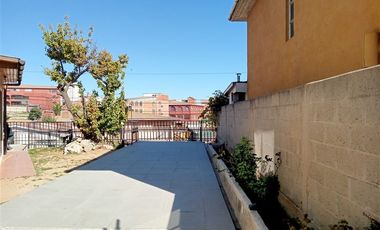 Casa en Arriendo en Estadio Español, Recreo