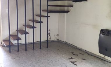 DEPARTAMENTO EN VENTA EN BRAGADO A REFACCIONAR