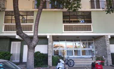 DEPARTAMENTO EN VENTA EN BRAGADO A REFACCIONAR