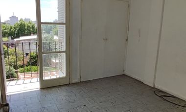 DEPARTAMENTO EN VENTA EN BRAGADO A REFACCIONAR