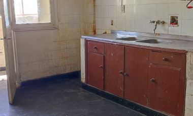 DEPARTAMENTO EN VENTA EN BRAGADO A REFACCIONAR