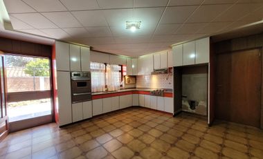 Venta casa 4 amb. Palomar jardín Lote propio