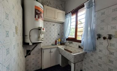 Venta casa 4 amb. Palomar jardín Lote propio
