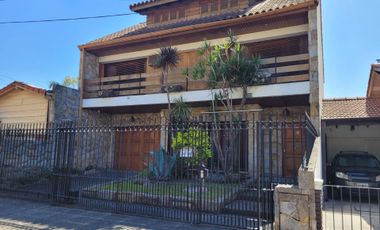 Venta casa 4 amb. Palomar jardín Lote propio