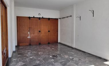 Venta casa 4 amb. Palomar jardín Lote propio
