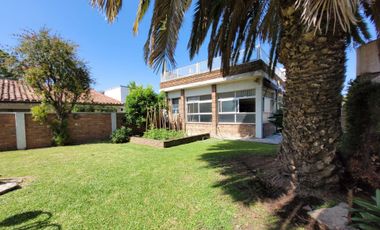 Venta casa 4 amb. Palomar jardín Lote propio