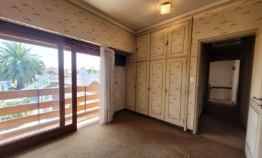 Venta casa 4 amb. Palomar jardín Lote propio