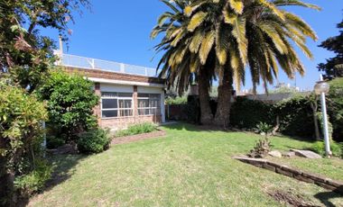 Venta casa 4 amb. Palomar jardín Lote propio