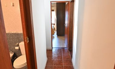 SE VENDE HERMOSA CASA TRES DORMITORIOS CON PATIO