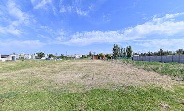 SE VENDE EXCELENTE LOTE EN BARRIO POLO VIEW