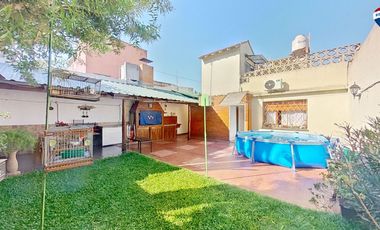 VENTA CASA 4 AMB. PARQUE QUINCHO PARRILLA QUILMES