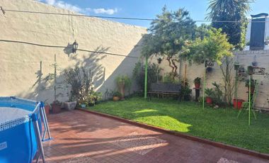 VENTA CASA 4 AMB. PARQUE QUINCHO PARRILLA QUILMES