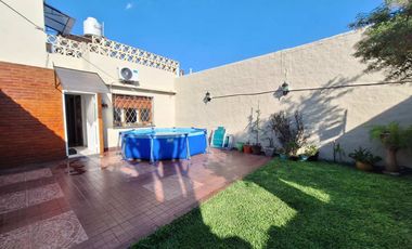 VENTA CASA 4 AMB. PARQUE QUINCHO PARRILLA QUILMES