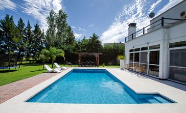 CASA EN VENTA EN LA MAGDALENA CANNING