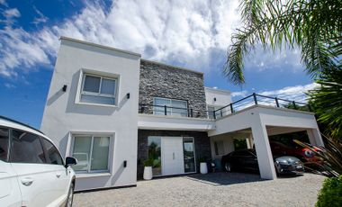 CASA EN VENTA EN LA MAGDALENA CANNING