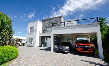 CASA EN VENTA EN LA MAGDALENA CANNING