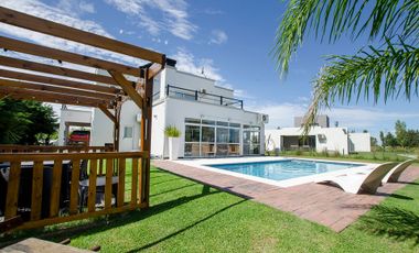 CASA EN VENTA EN LA MAGDALENA CANNING