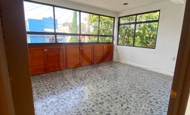 Casa uso de suelo en venta en Colinas del Lago