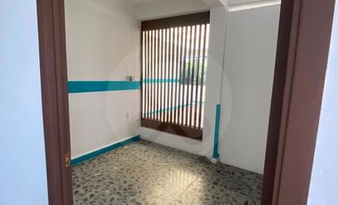 Casa uso de suelo en venta en Colinas del Lago