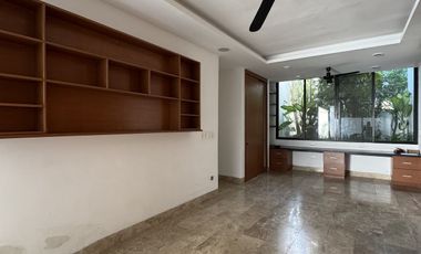 Casa de un piso, paneles , privada Allegra, Sta Gertrudis, Cabo Norte