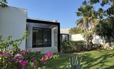 Casa de un piso, paneles , privada Allegra, Sta Gertrudis, Cabo Norte