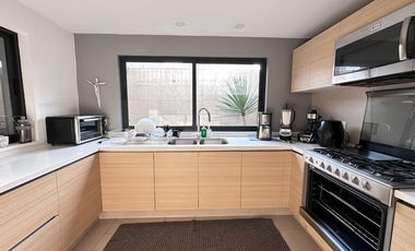 Casa Venta dentro de Residencial en San Mateo Atenco en los límites con Metepec