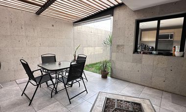 Casa Venta dentro de Residencial en San Mateo Atenco en los límites con Metepec