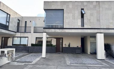 Casa Venta dentro de Residencial en San Mateo Atenco en los límites con Metepec