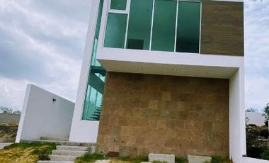 VENTA DE CASA EN ZIBATA QUERETARO