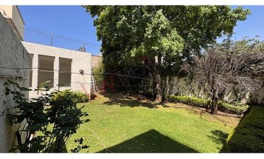 ¡CASA CON JARDIN EN VENTA EN BOSQUE DE BALUARTE, BOSQUES DE LA HERRADURA!