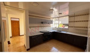 ¡CASA CON JARDIN EN VENTA EN BOSQUE DE BALUARTE, BOSQUES DE LA HERRADURA!