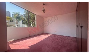 ¡CASA CON JARDIN EN VENTA EN BOSQUE DE BALUARTE, BOSQUES DE LA HERRADURA!