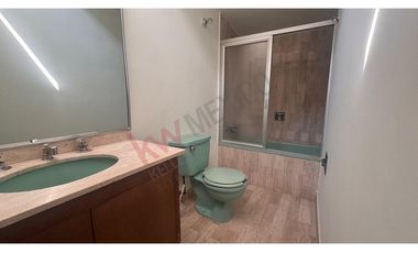 ¡CASA CON JARDIN EN VENTA EN BOSQUE DE BALUARTE, BOSQUES DE LA HERRADURA!