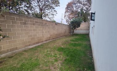 casa en renta ocoyoacac, a 20 minutos de santa fe, dentro de residencial con doble filtro de seguridad, áreas verdes y juegos infantiles.