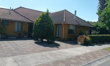 Hermosa casa en condominio Lo Herrera 180/812 mtrs2 arriendo con compromiso de compra 12.600UF