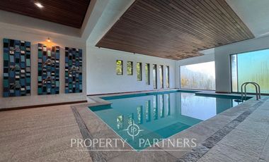 Gran casa en exclusivo condominio con vista al volcán